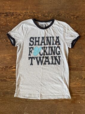 Shania Twain Graphic Ringer Tee - Gray with Black Trim